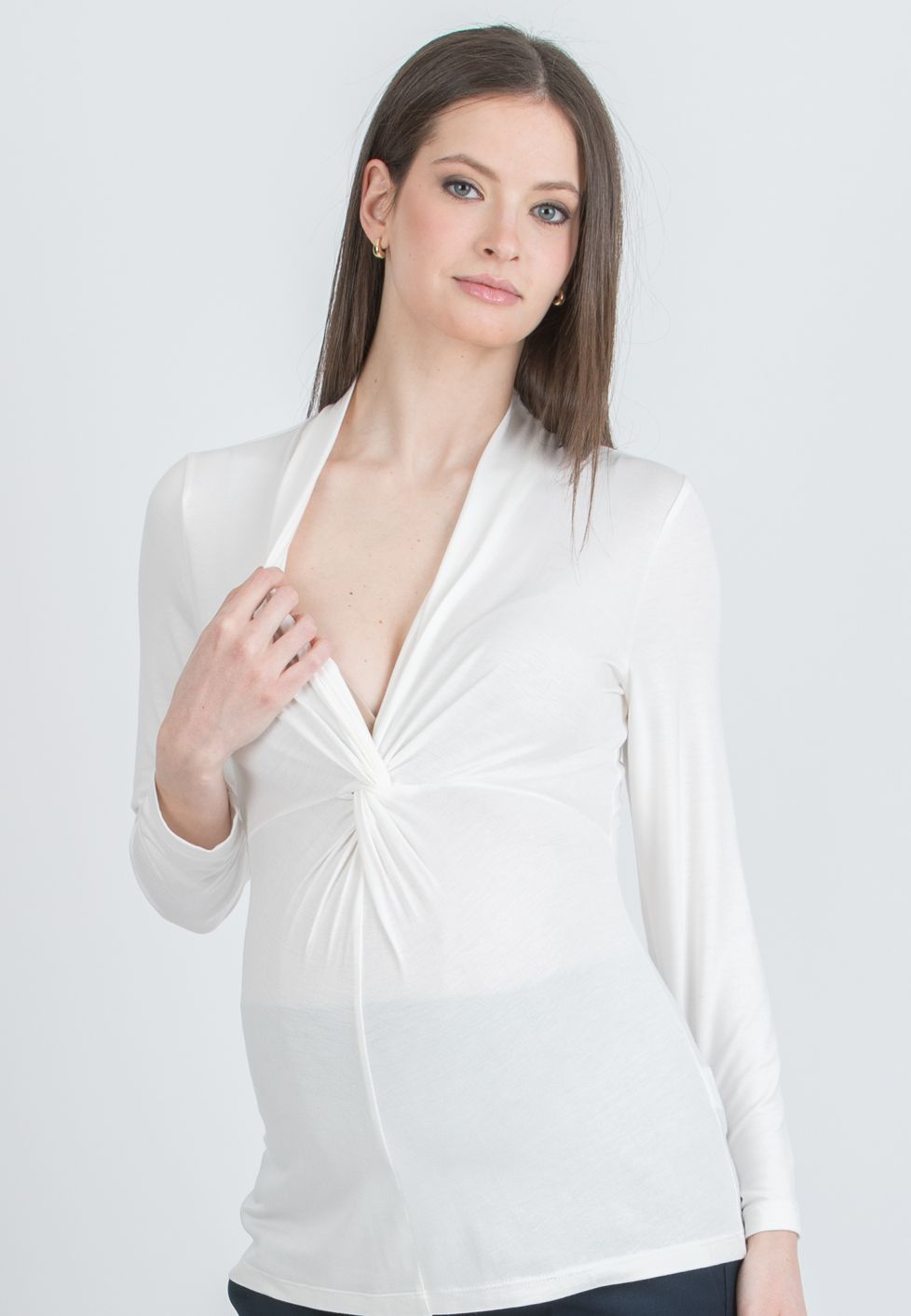 ISSA J – Maternity & Nursing Top in Stretch Viscose Jersey with Front Knot (Ivory, S)
