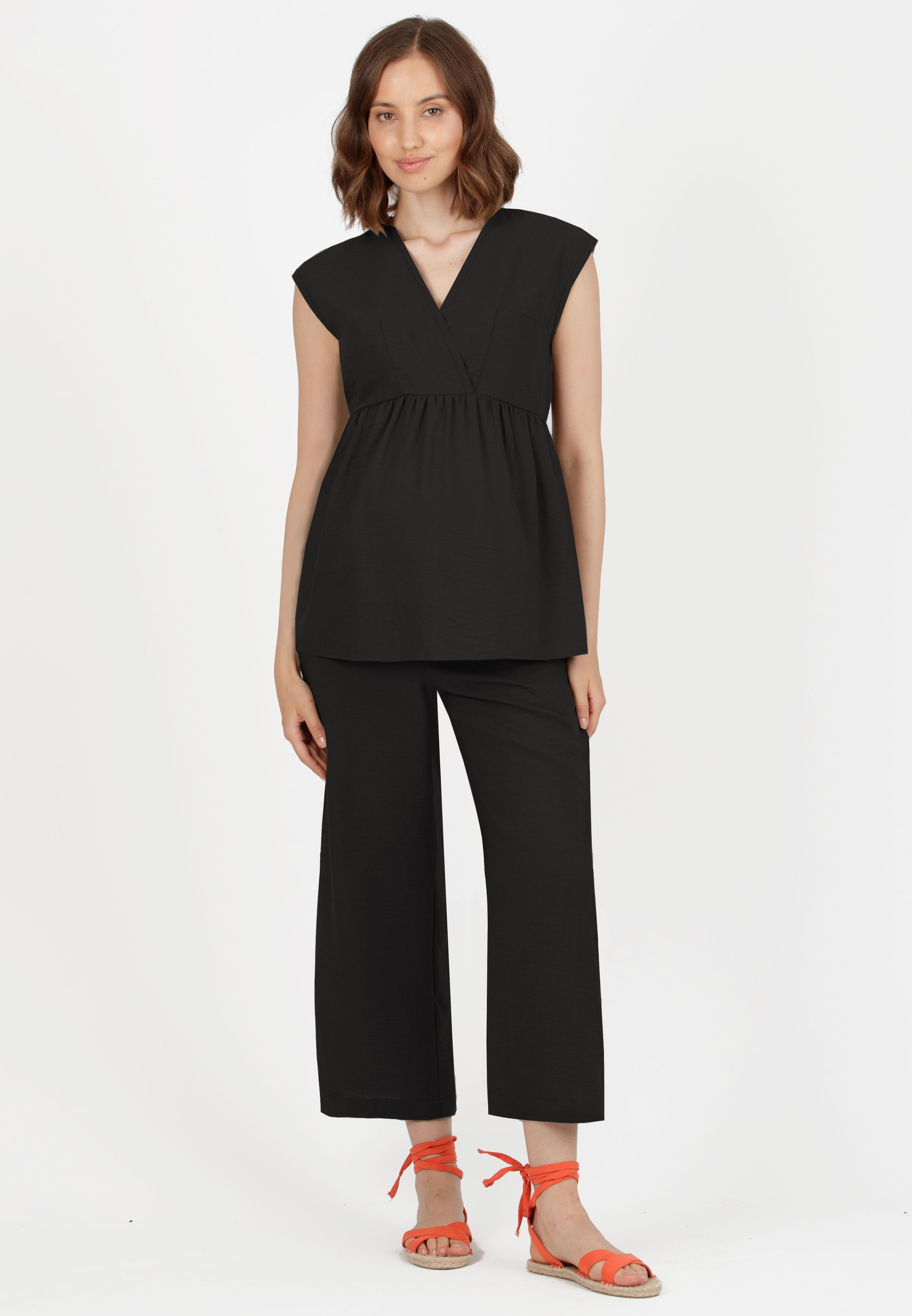 HARPER M - Maternity & Nursing Blouse with Pockets on Bodice (Black, XS)