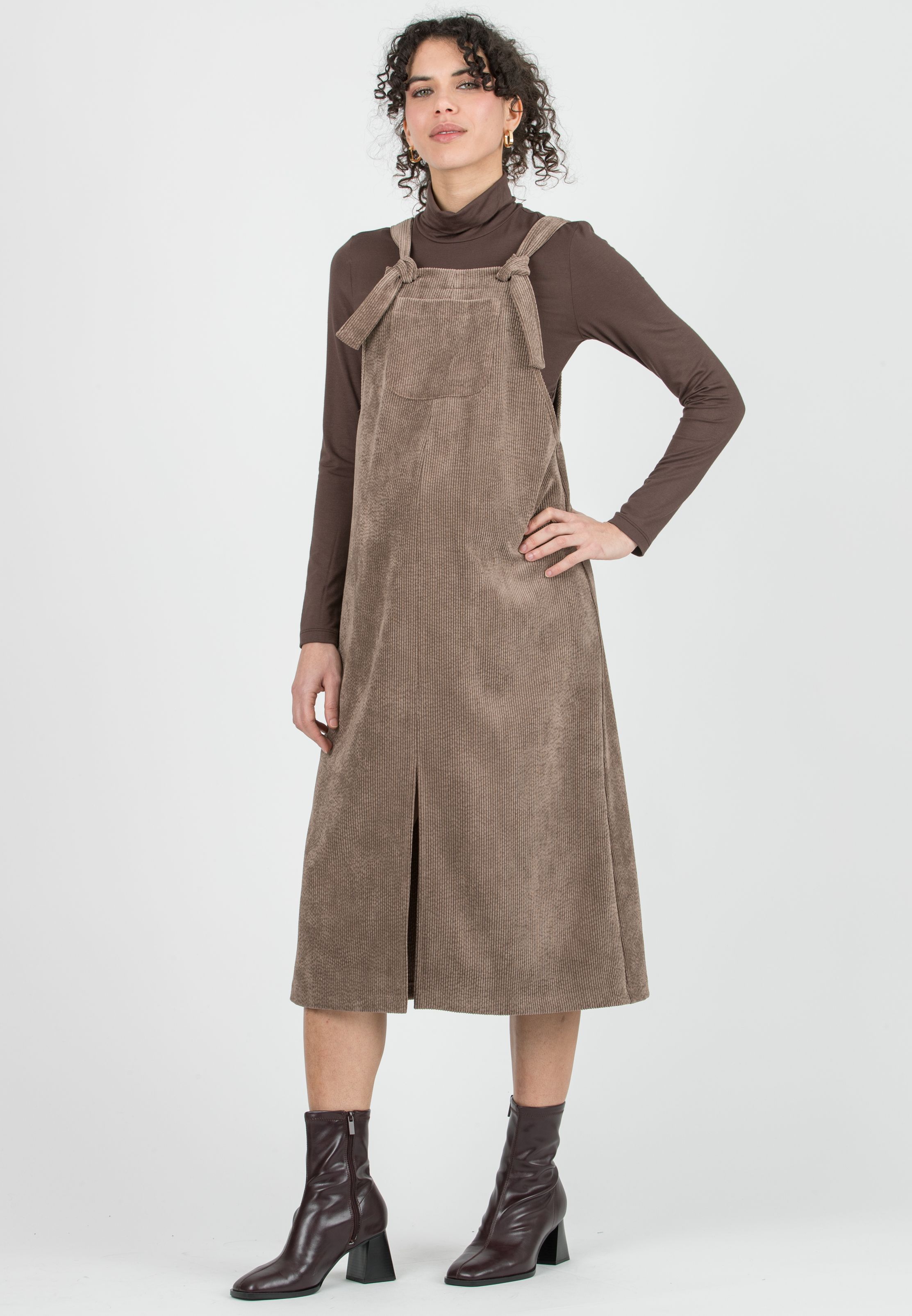 PAMELA – Maternity Corduroy Pinafore (Corda)