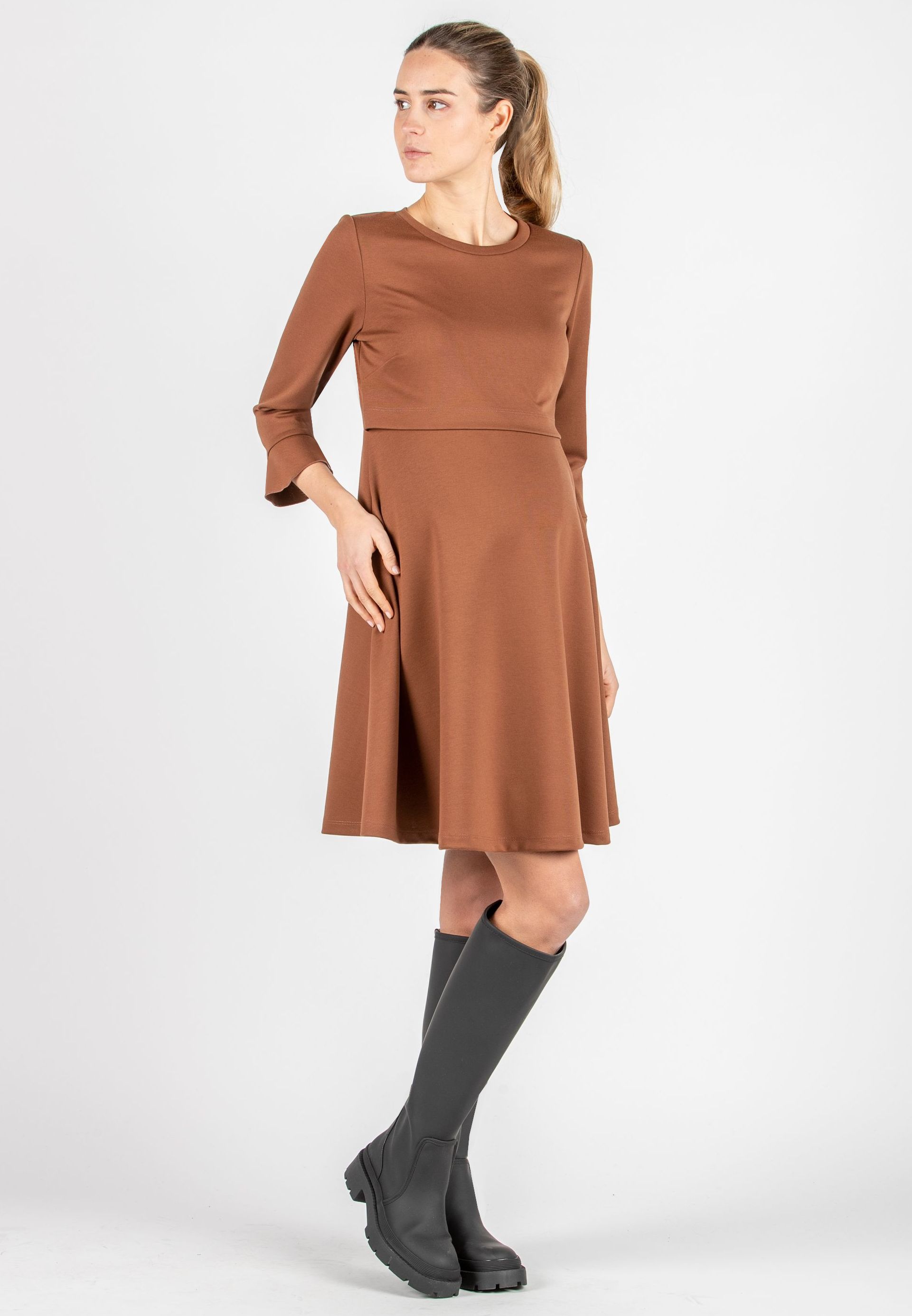 DAFNE – Flared Maternity & Nursing Dress with Back Button Detail (Caramello, XS)