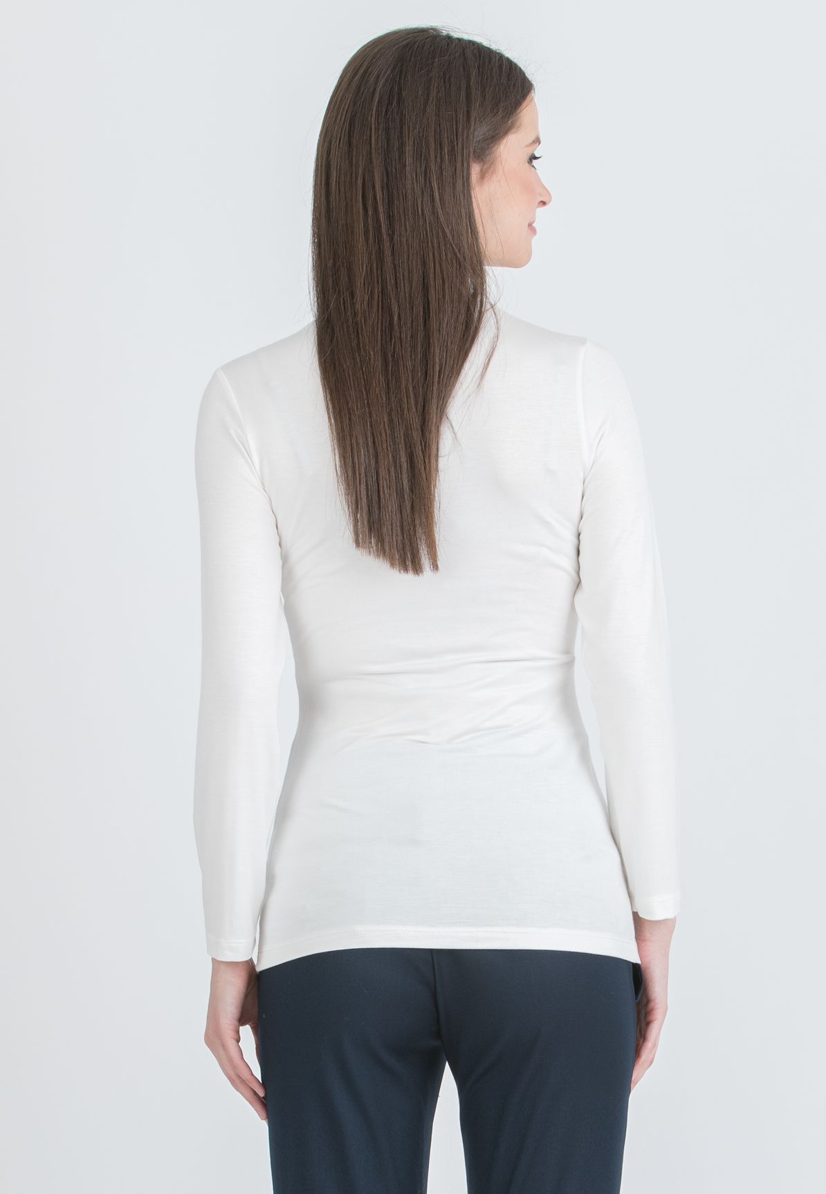 ISSA J – Maternity & Nursing Top in Stretch Viscose Jersey with Front Knot (Ivory, S)