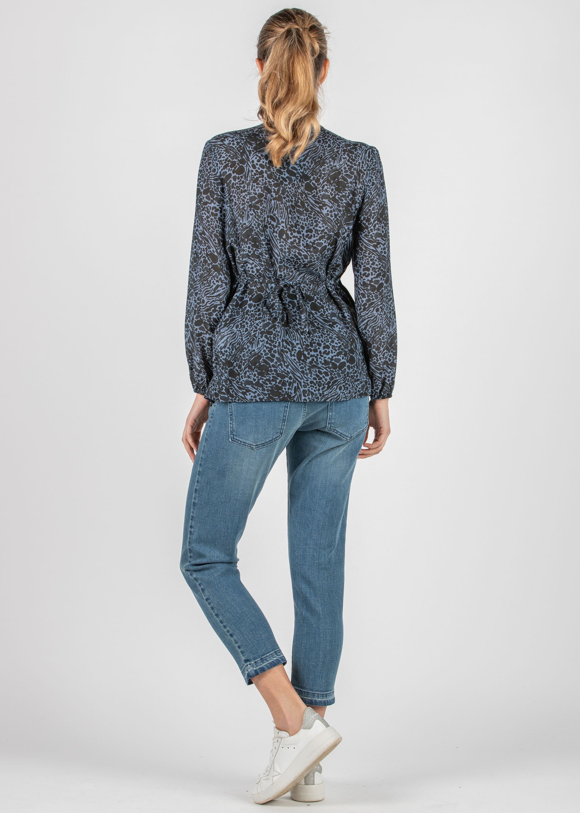 Printed Maternity & Nursing Blouse in Crepe with Crossover Neckline and String (Denim, XS)