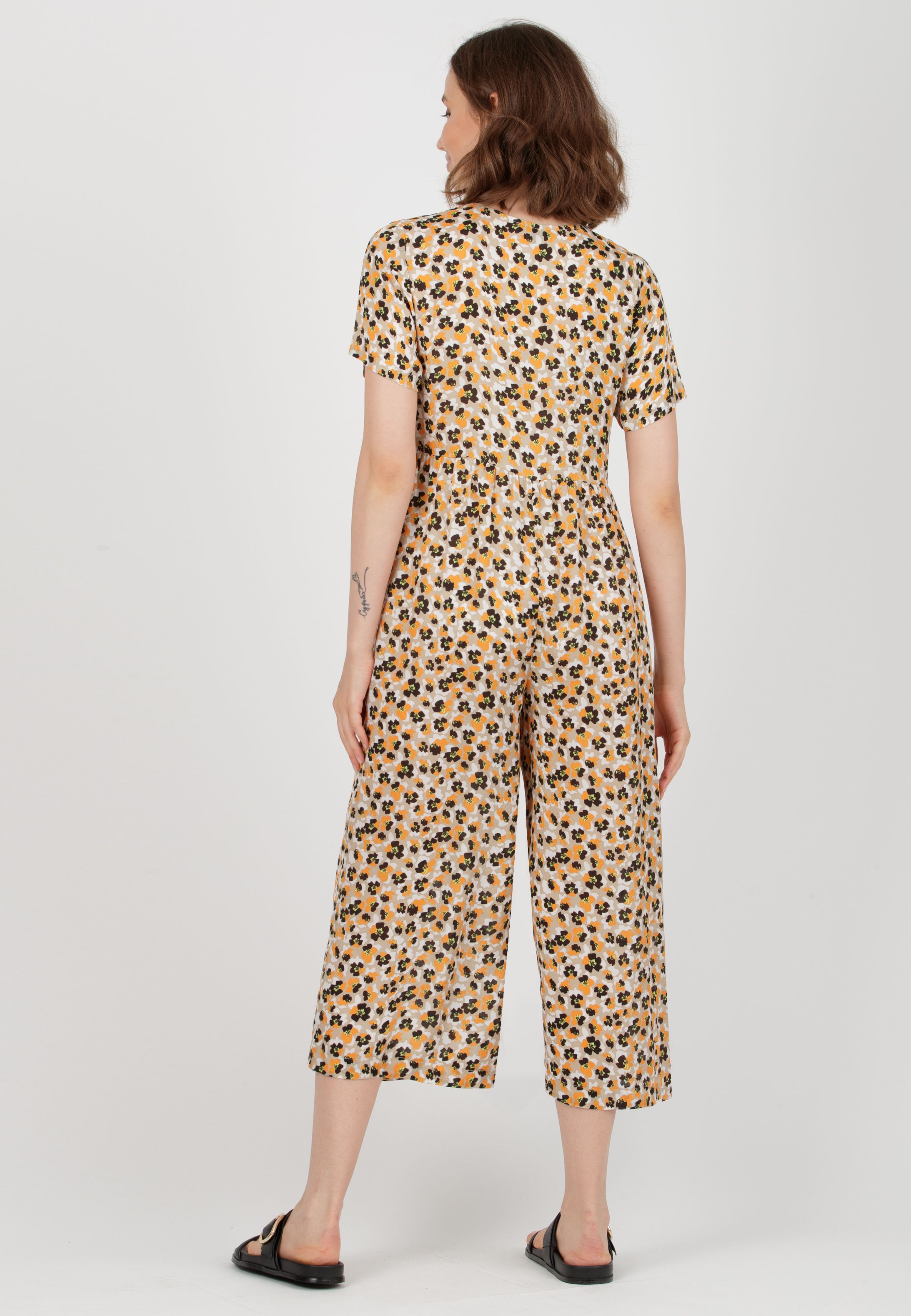 VIVIENNE F - Maternity Crepe Jumpsuit with Front Buttons (Beige, XS)