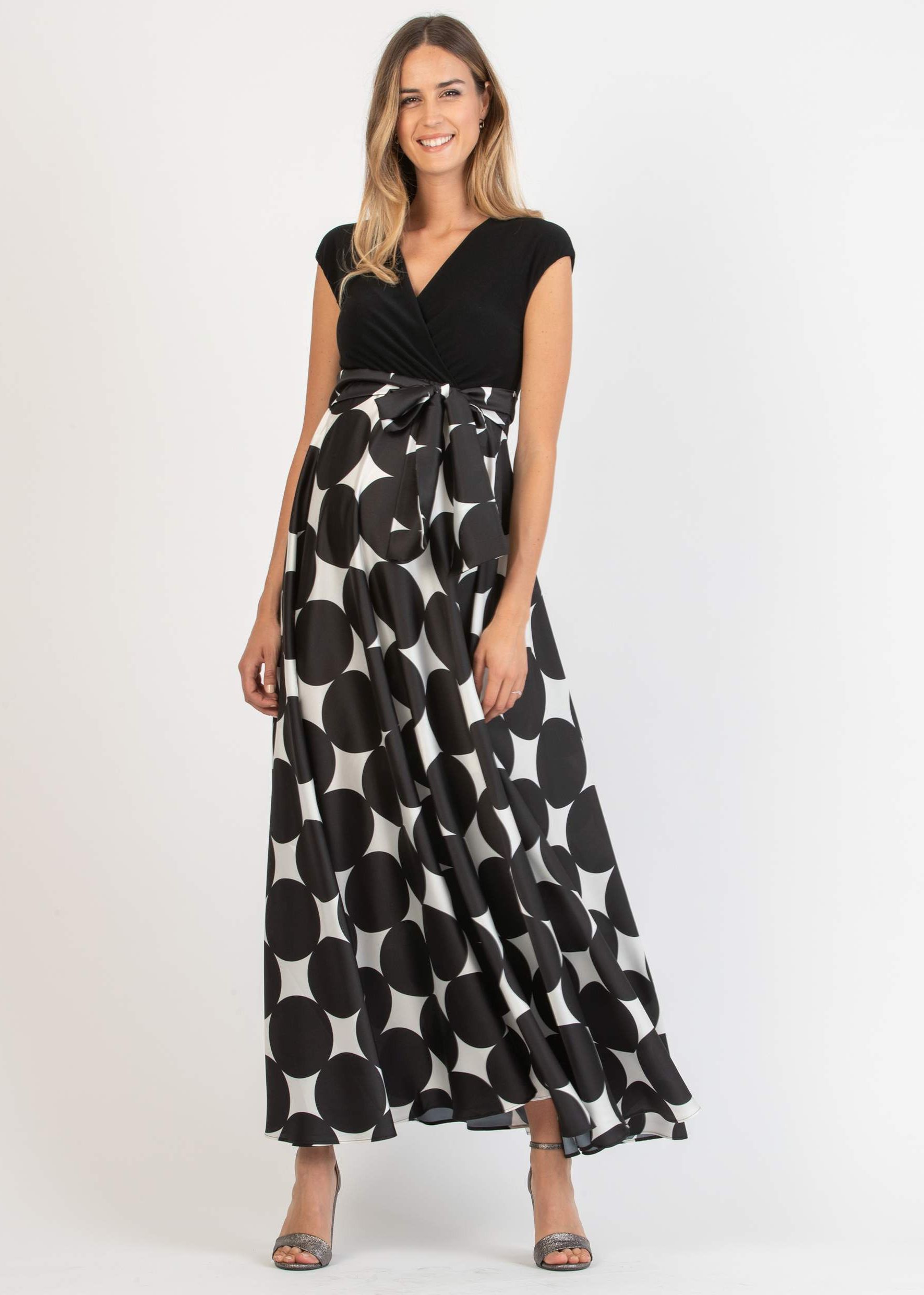 LUCREZIA P - Abito Lungo Premaman & Allattamento a Pois con Gonna a Ruota (Nero)