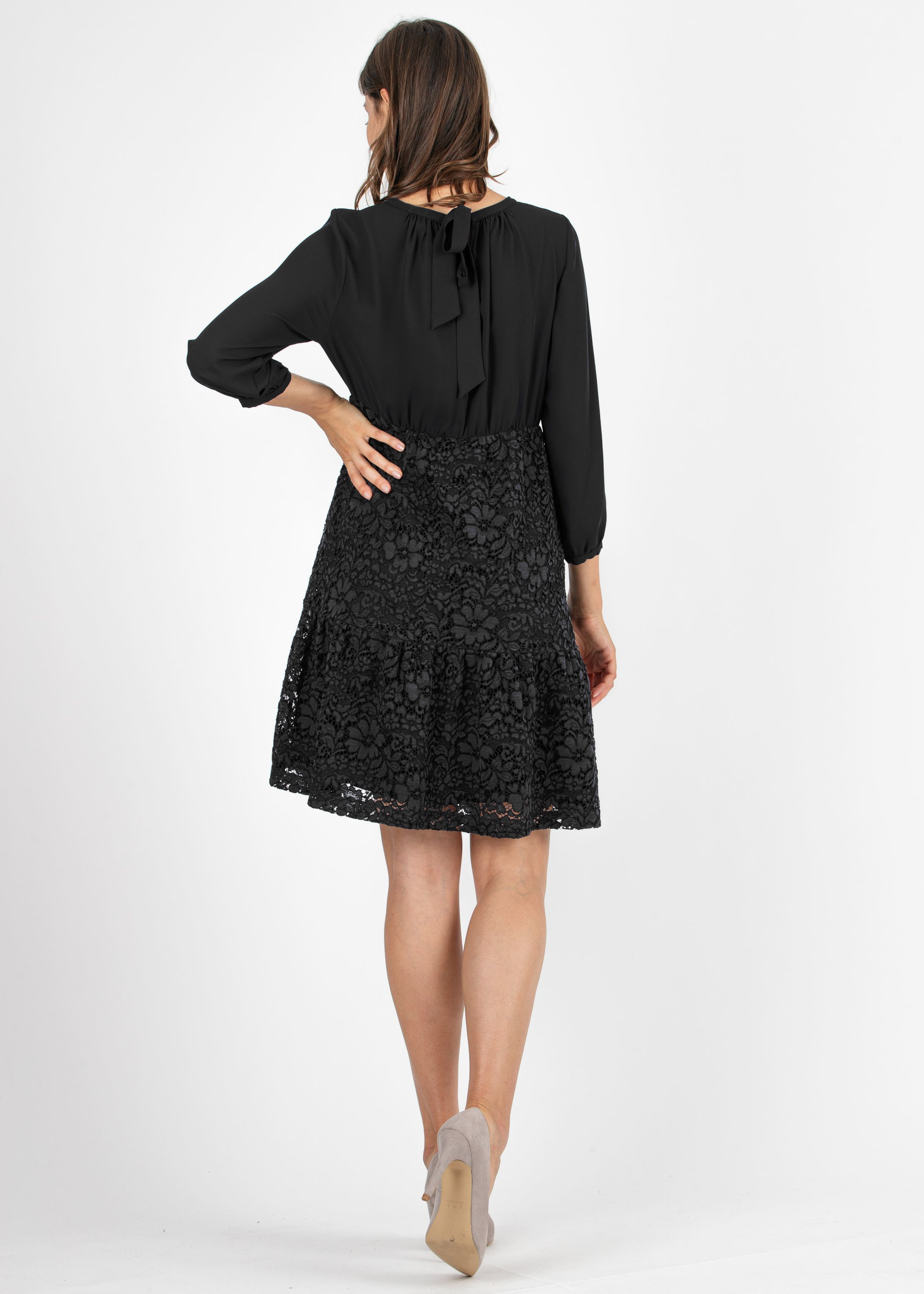 A-line Maternity Dress in Chiffon and Lace with Flounce (Black, XS)