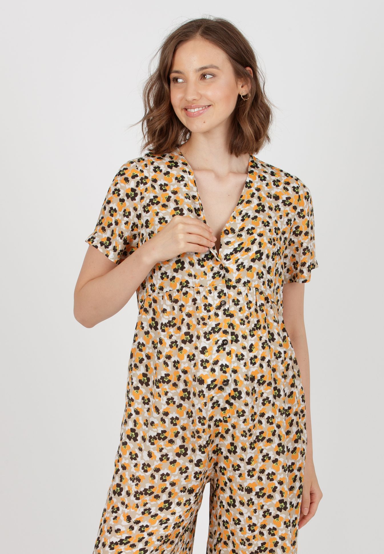 VIVIENNE F - Maternity Crepe Jumpsuit with Front Buttons (Beige, XS)