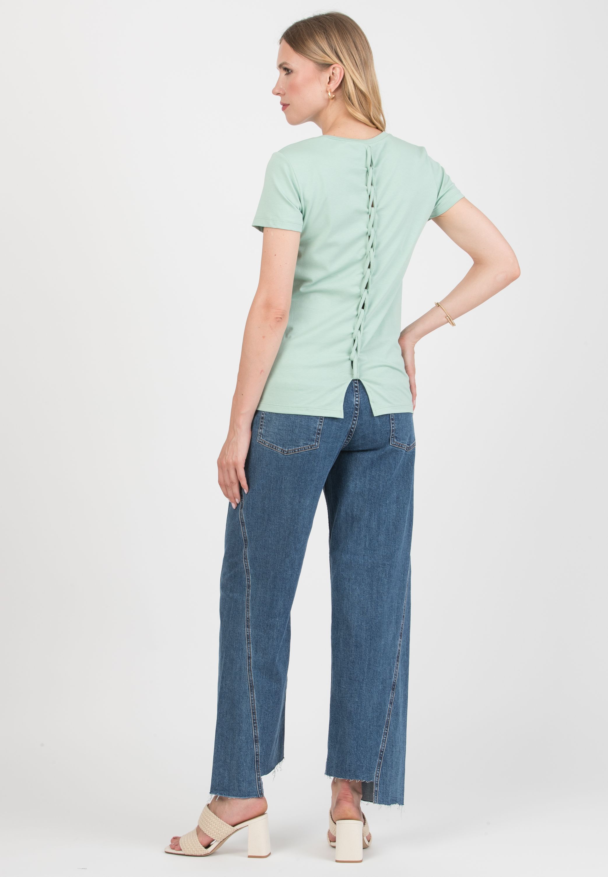 KRISTEN - Maternity Cotton T-Shirt with Braided Back Detail (Verde Salvia)