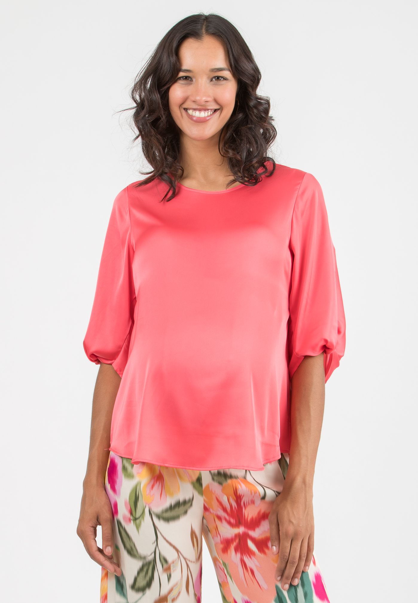 SYDNEY - Blusa Premaman in Raso con Nodo sul Fondo della Manica (Corallo)