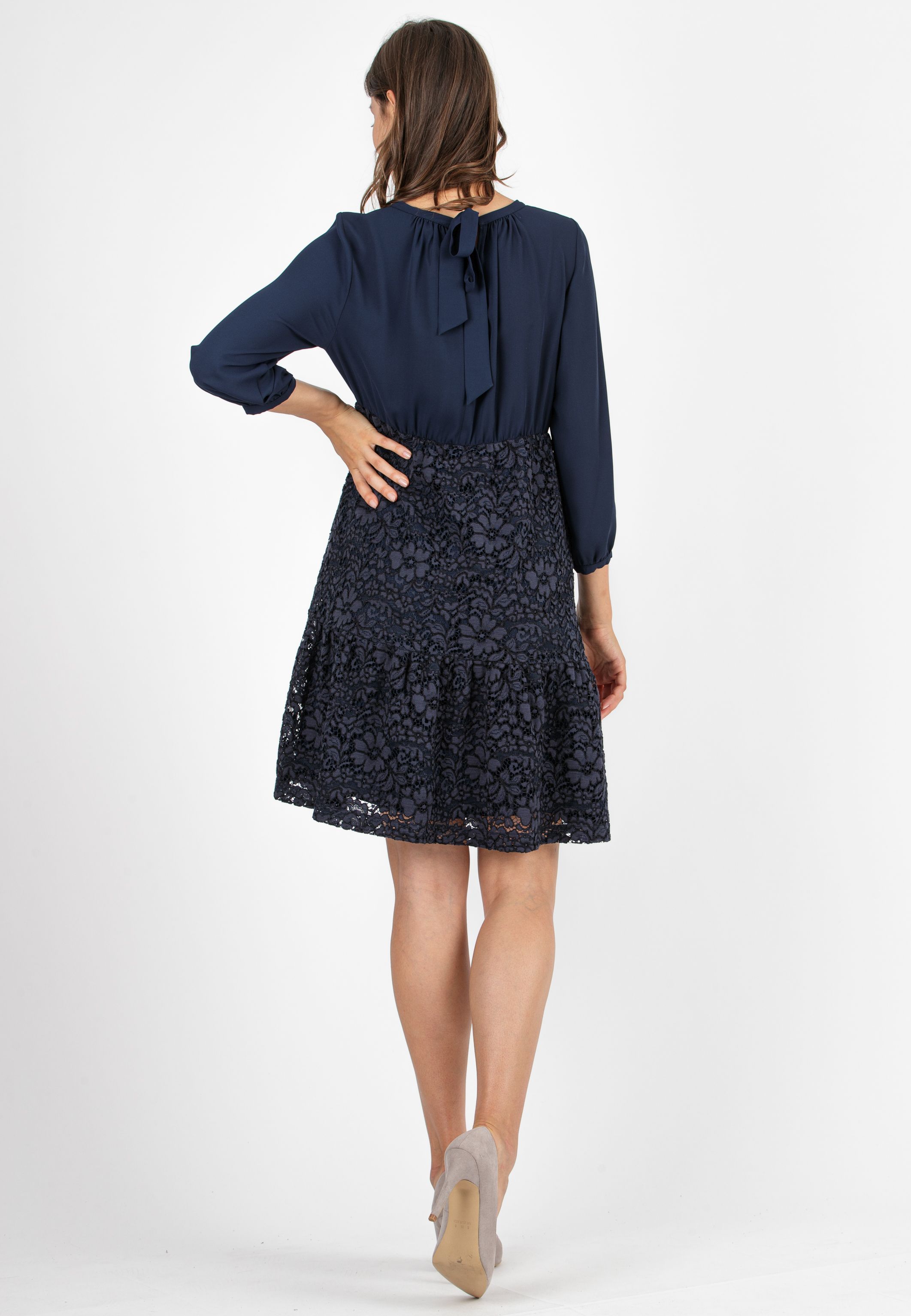 Abito Premaman Svasato in Chiffon e Pizzo con Balza (Blu Scuro, XS)