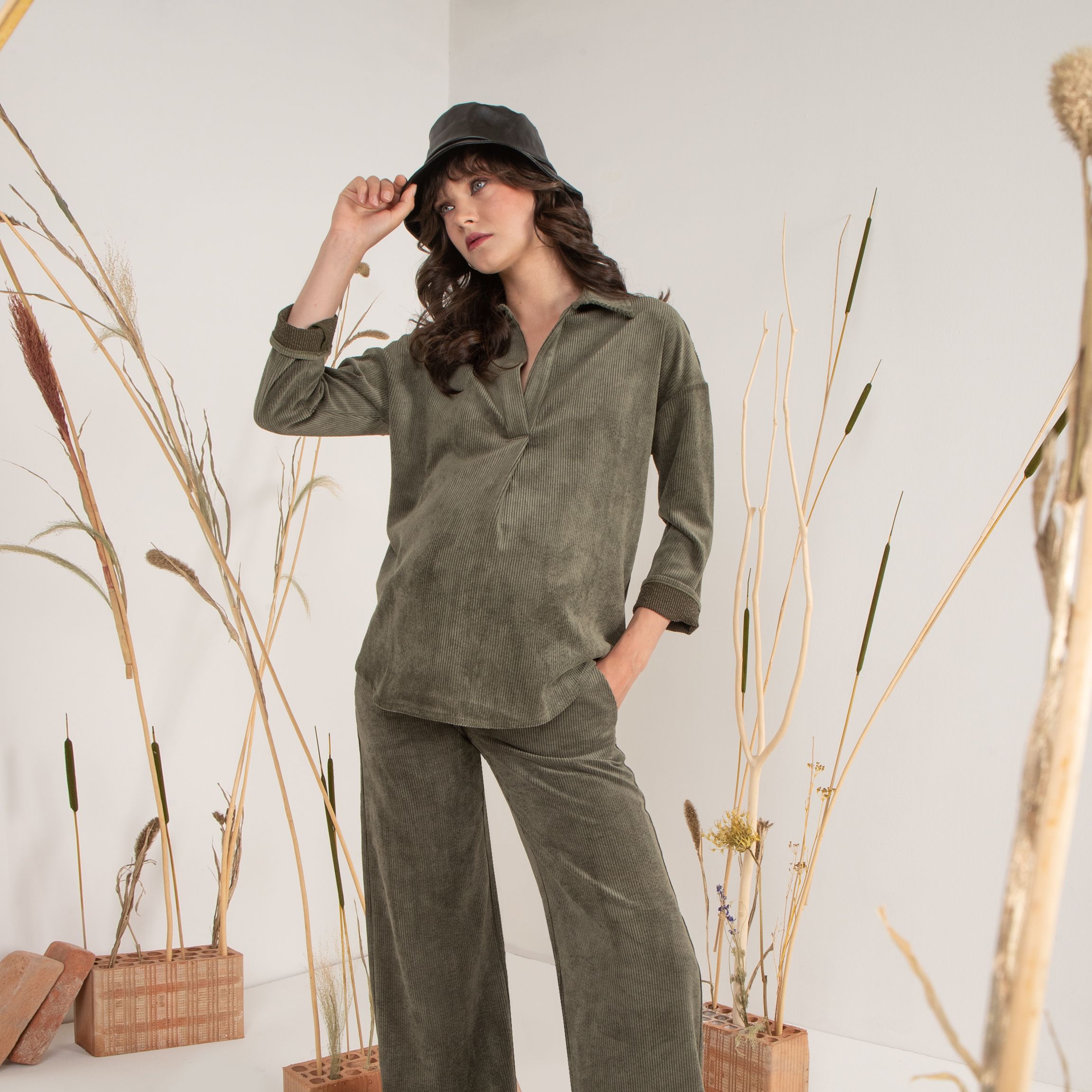 OLIVIA V - Camicia Over Premaman in Velluto a Coste Larghe (Verde Kaki)