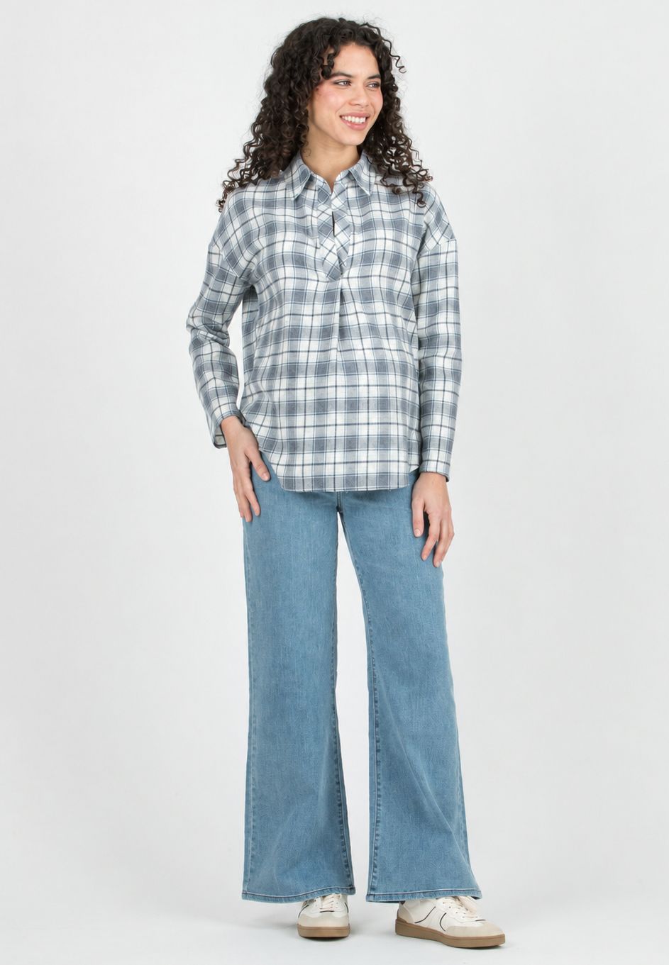 OLIVIA Q - Maternity Oversized Cotton Flannel Shirt in Check (Blu)