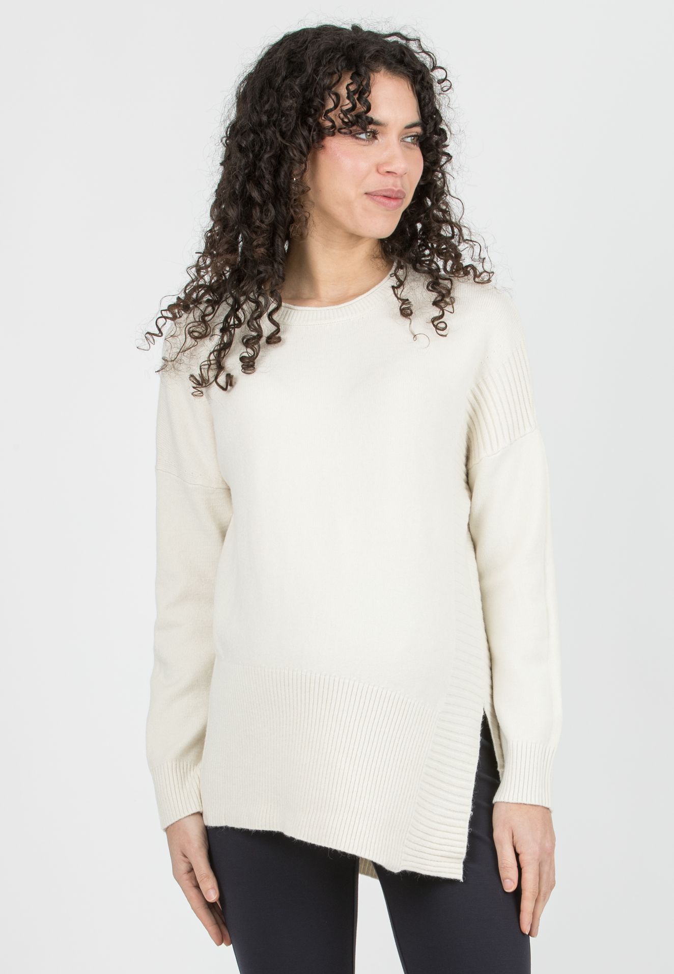 BRANDY - Maternity Wool Blend Sweater with Asymmetric Hem (Naturale)