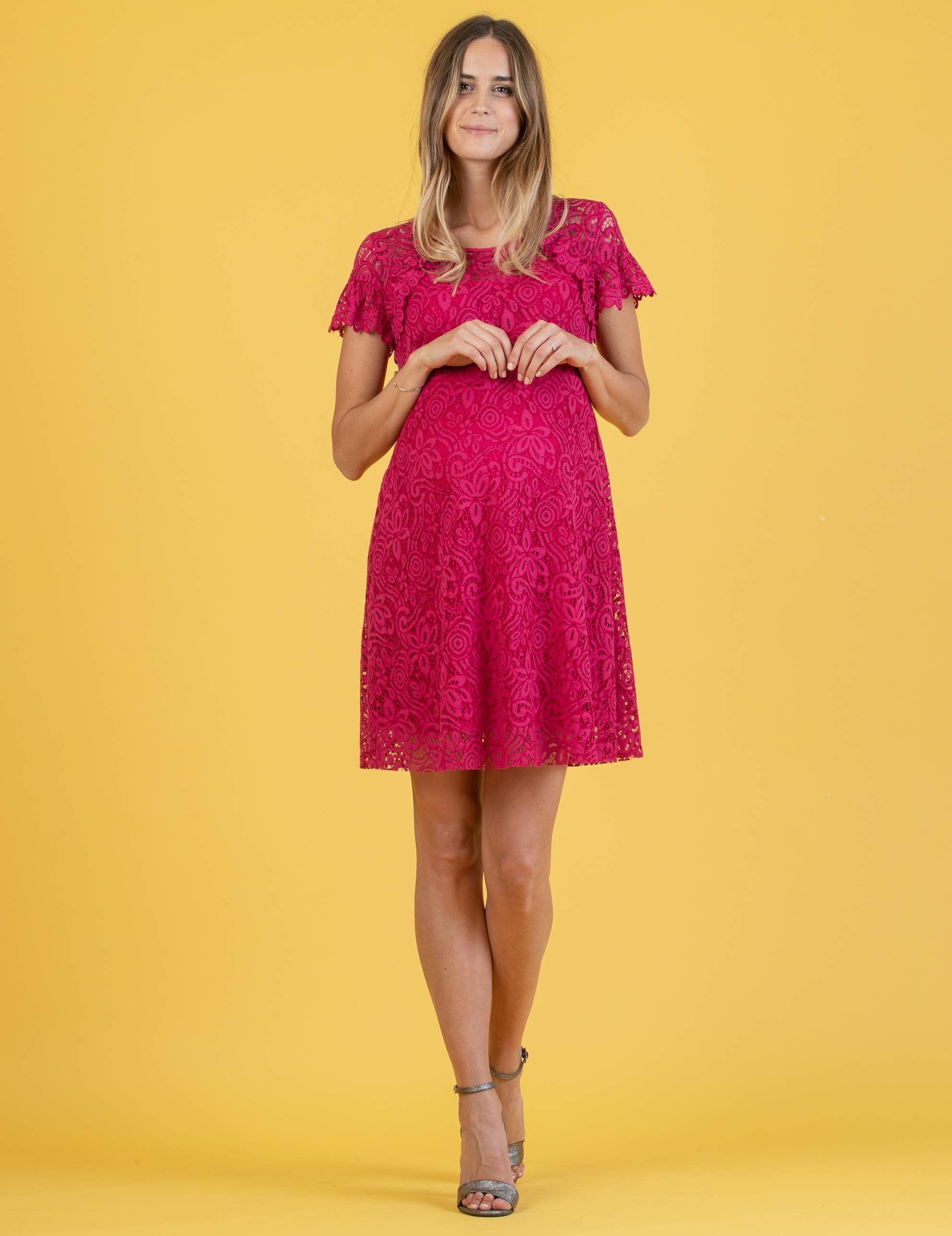 Maternity Dress in Lace with Ruffle Trims (Fragola , XS)