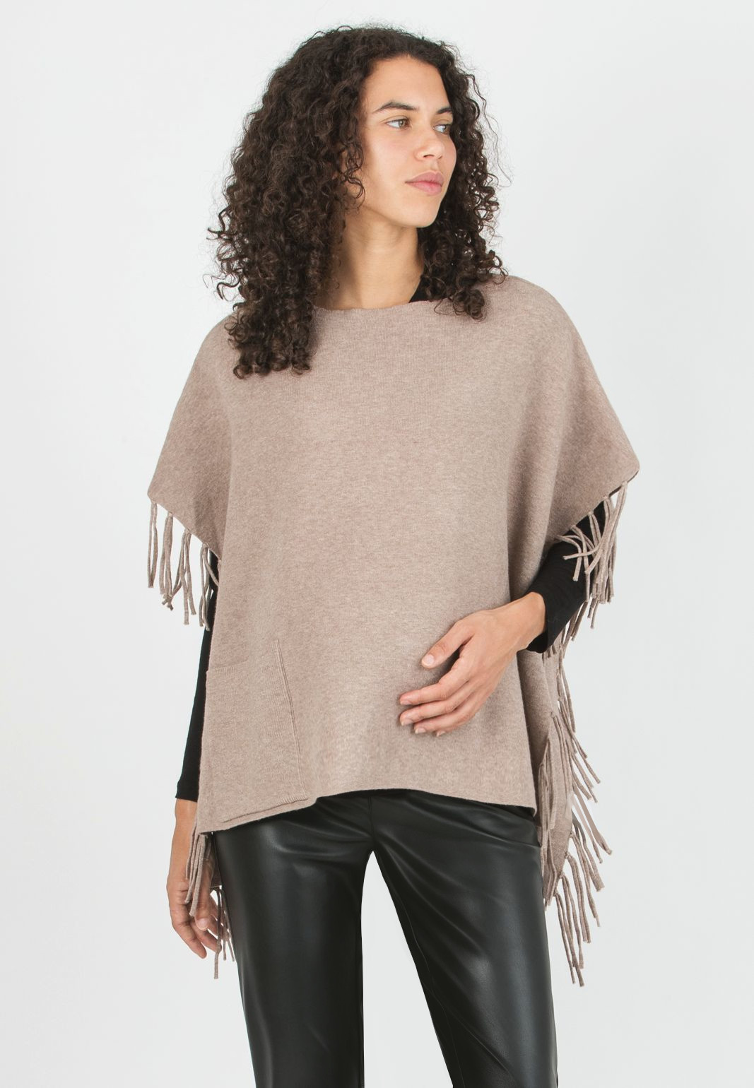 NICOLE - Fringed Maternity Cape (Iuta)