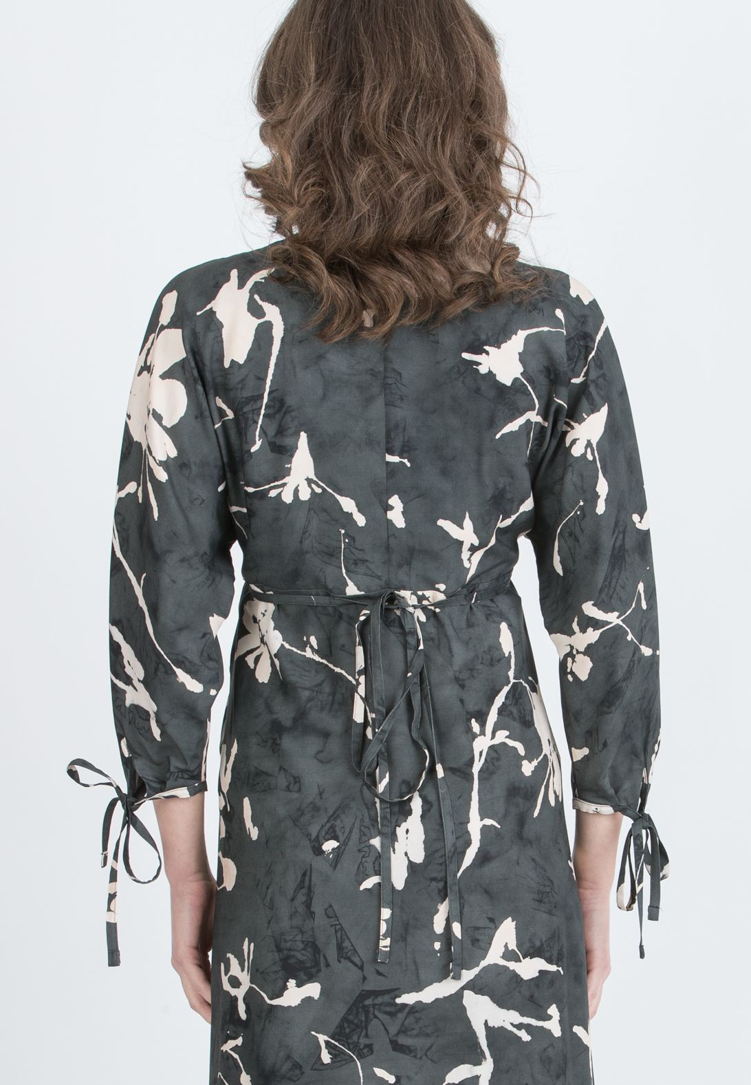 VIOLA – Maternity Kimono Dress in Viscose with Ties (Nero)