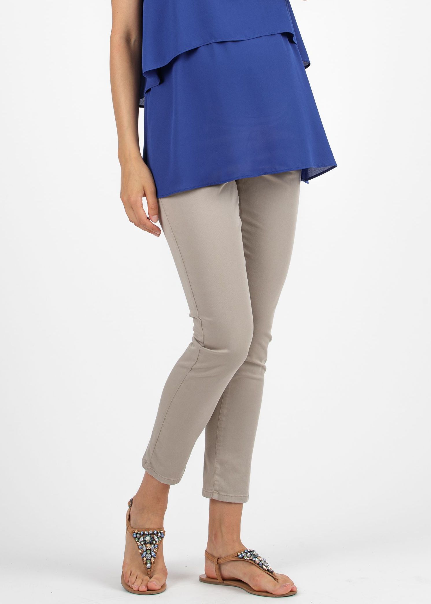 Cropped Mom Fit Slim Maternity Trousers in Gabardine (Beige, XS)