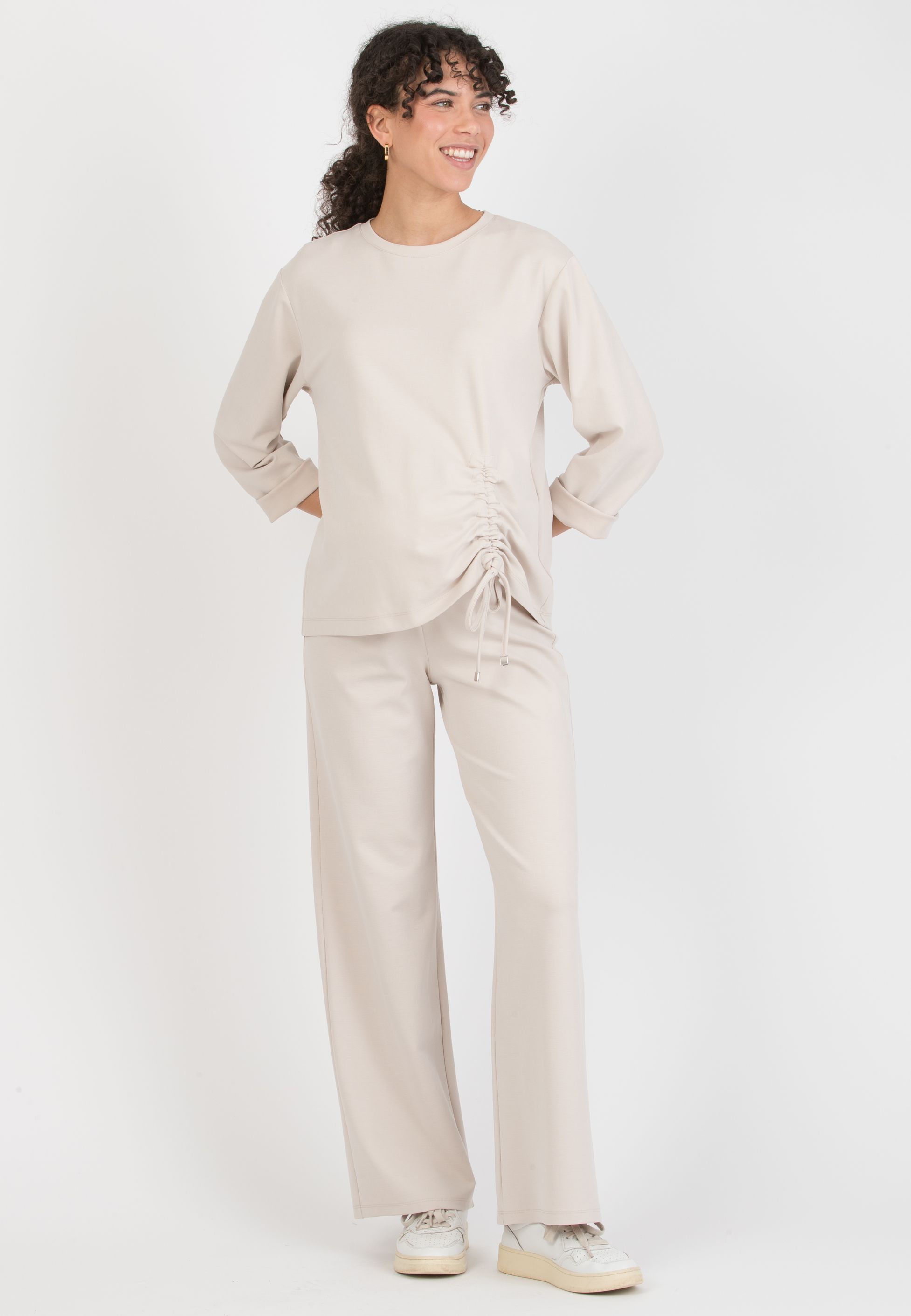 REMY – Maternity Modal Sweatshirt with Ruched Detail (Gesso)