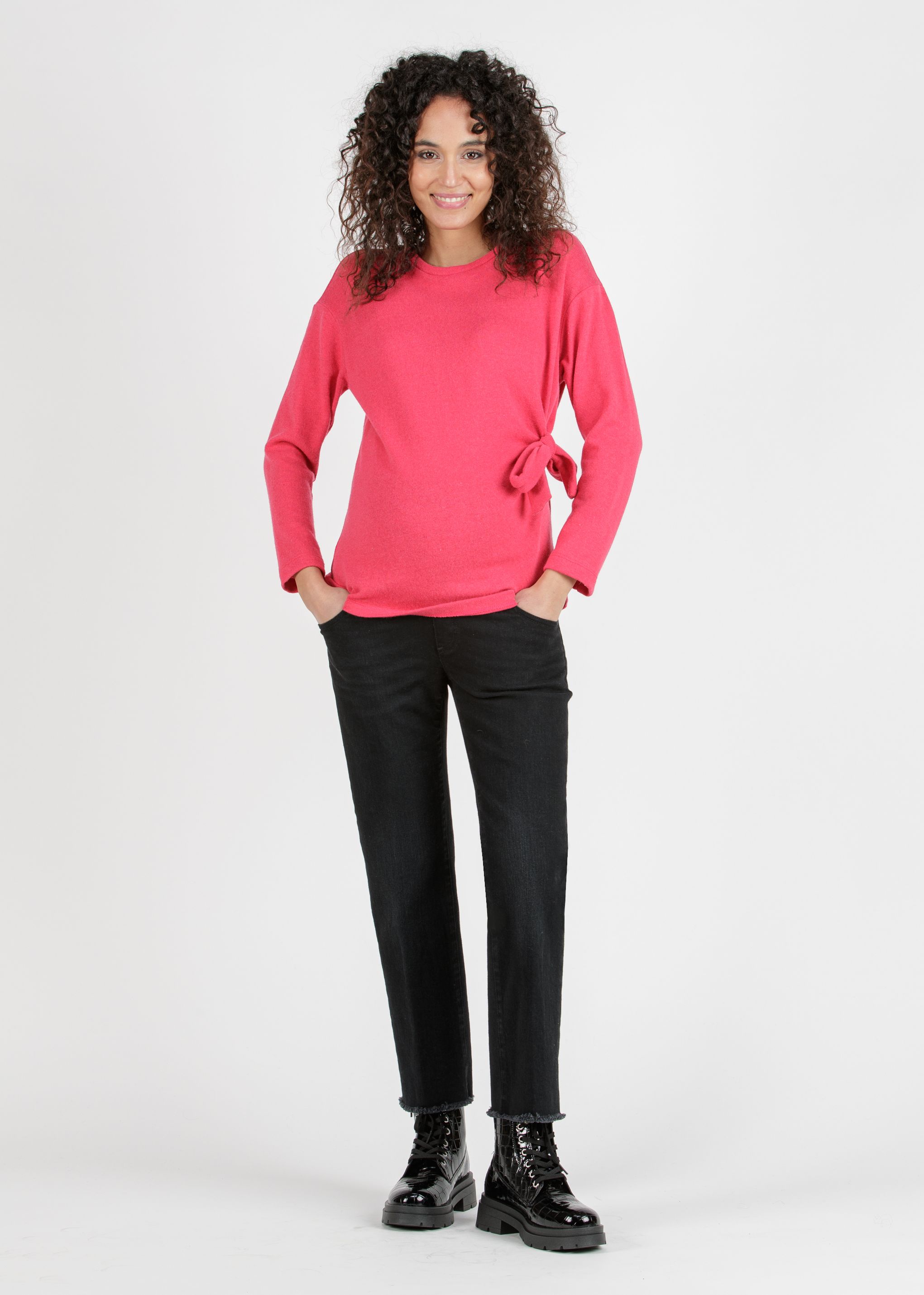 GIADA BLACK - Cropped Straight Maternity Jeans with Fringed Hem (Nero)