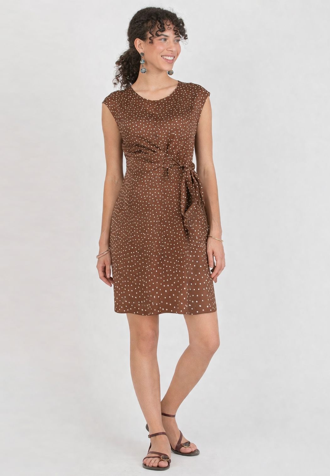VERONICA - Maternity Satin Polka Dot Dress with Adjustable Tie (Marrone)